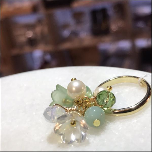 天然石の指輪エメラルド 金