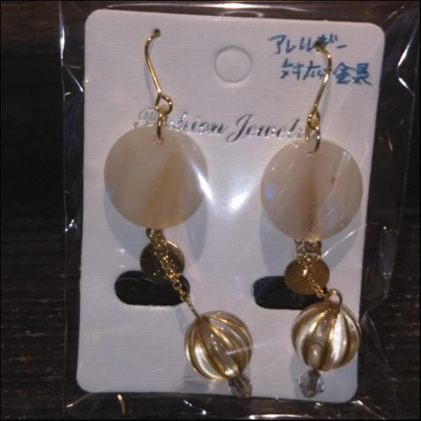 気球みたいなフックピアス