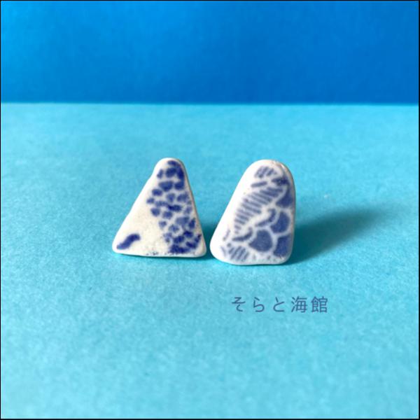 瀬戸内シー陶器のピアス（青×白）