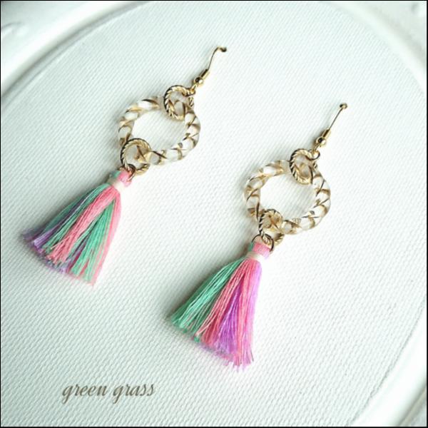 カラフルタッセルピアス