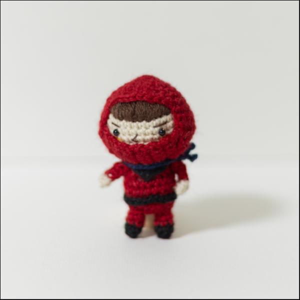 忍者(赤)のあみぐるみ