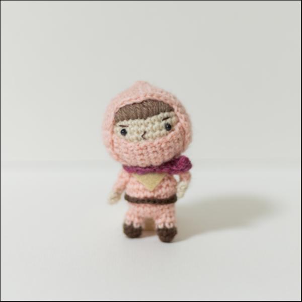 忍者(ピンク)のあみぐるみ