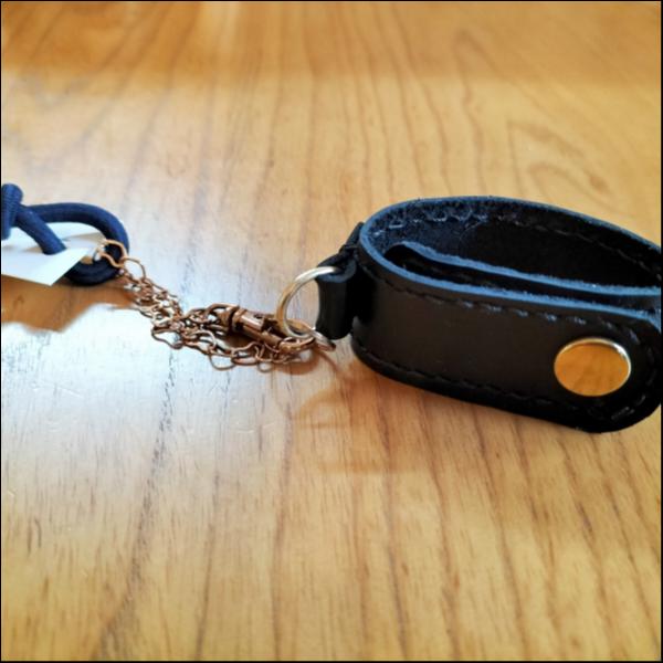 革のグローブホルダー(ブラック)