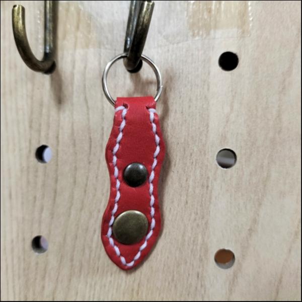 革のミニチュアキーホルダー