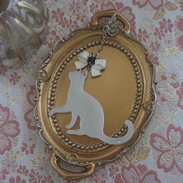 白猫チャーム D