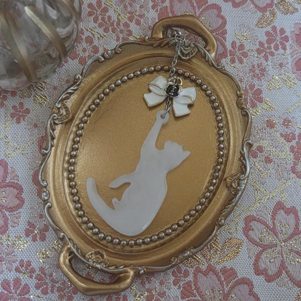 白猫チャーム B