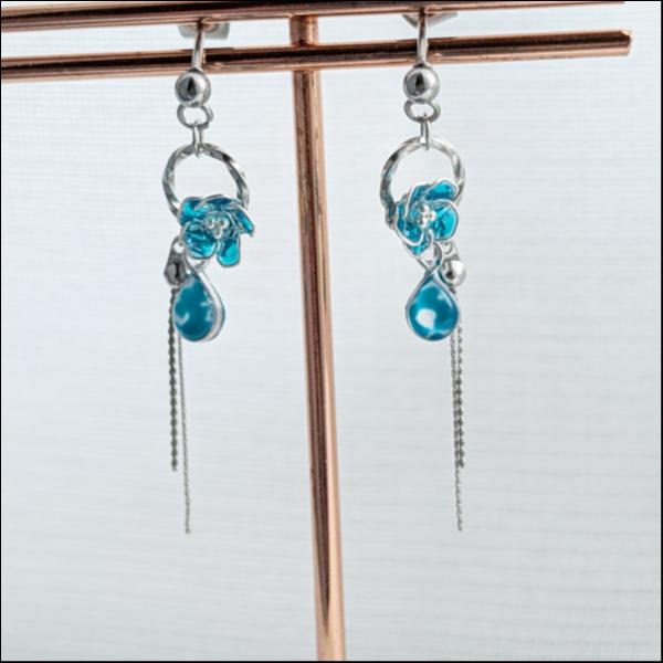 推し色花のピアス〜ターコイズ〜