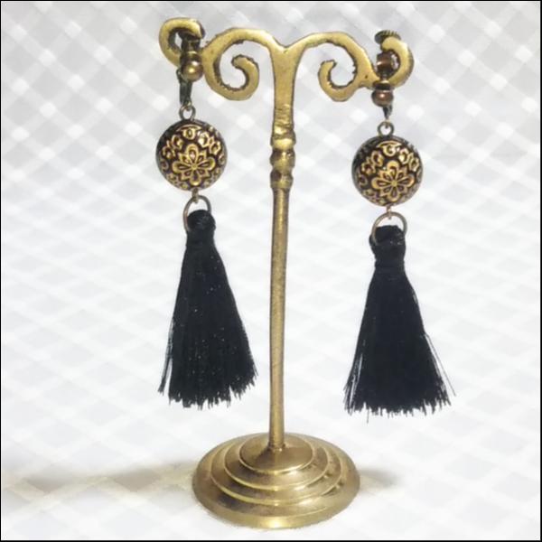 タッセルイヤリング(ブラック)/金古美