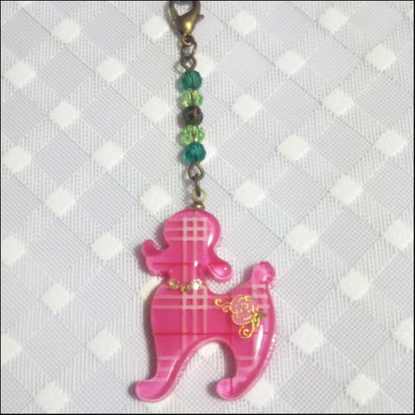 プードルレジンストラップ/チェック柄(ピンク)