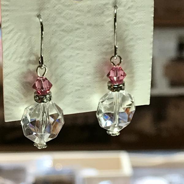 香水ボトルのピアス
