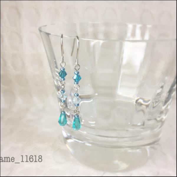 スワロの揺れるピアス(緑)