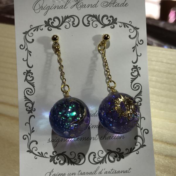 太陽と月のレジンピアス