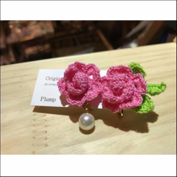 ピンクの薔薇のイヤリング