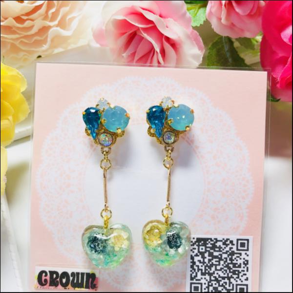 スワロ使用ビジュー×クリア花ハートゆらゆらピアス(P水色)