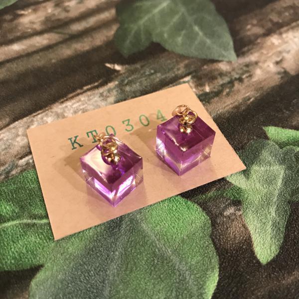 キューブピアス