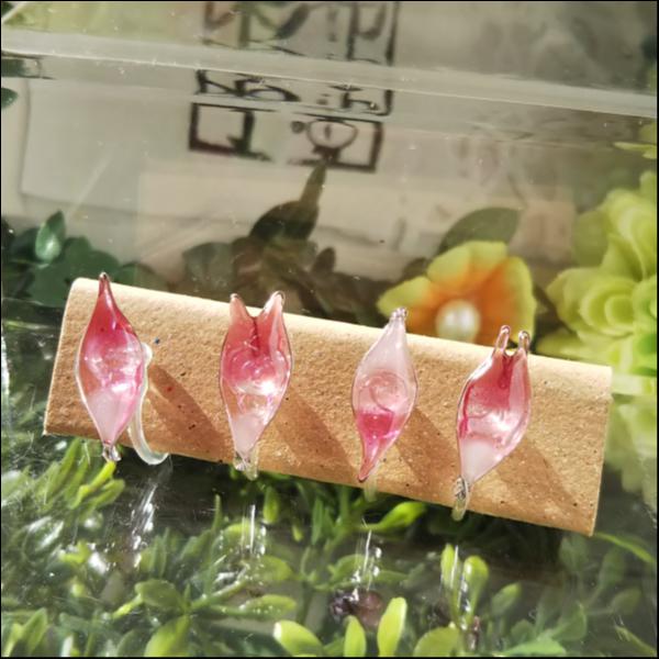 桜舞う樹脂イヤリング