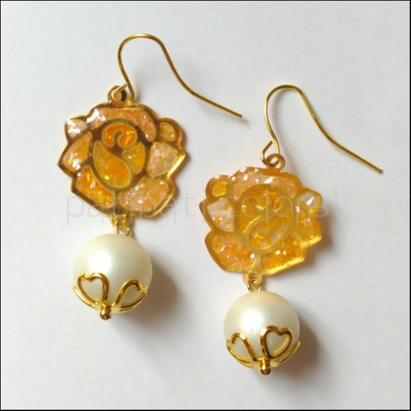 シェルローズのピアス【yellow】