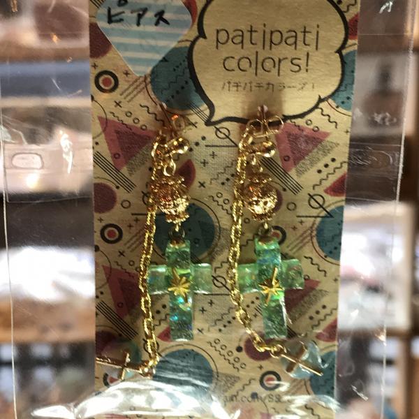 十字架のピアス