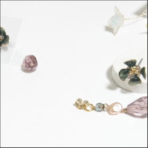 お花のピアス