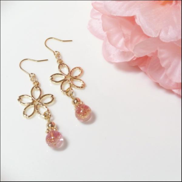 桜色のガラスピン ピアス