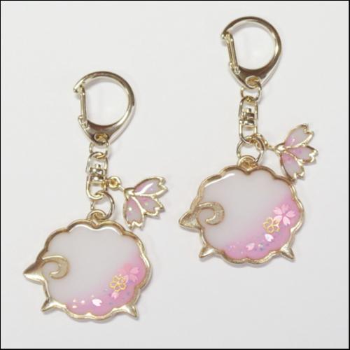 薄桜色の羊 キーホルダー
