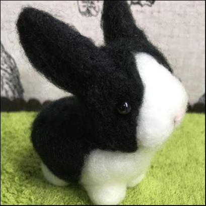 うさぎ　ハチワレ　走ろ ちいかわ キャラ撮りスティック（ハチワレ：走ろ） | ちいかわ