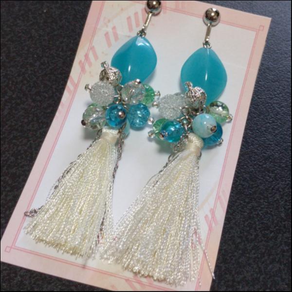 ジャラジャラビーズのイヤリング