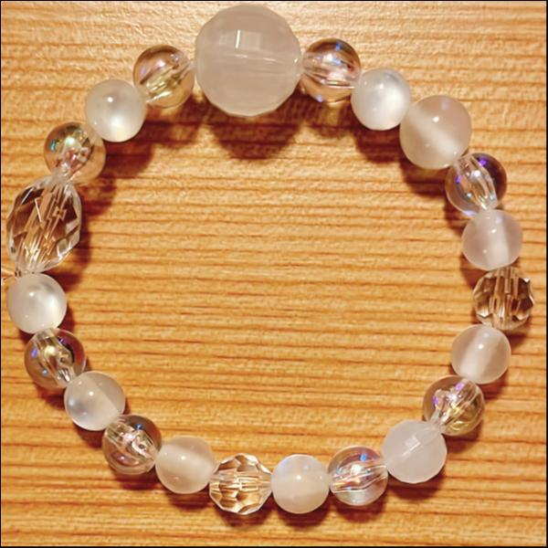 クリスタル&ホワイトビーズキラキラブレスレット★