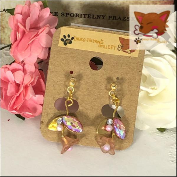 鉱石花のノンホールピアス