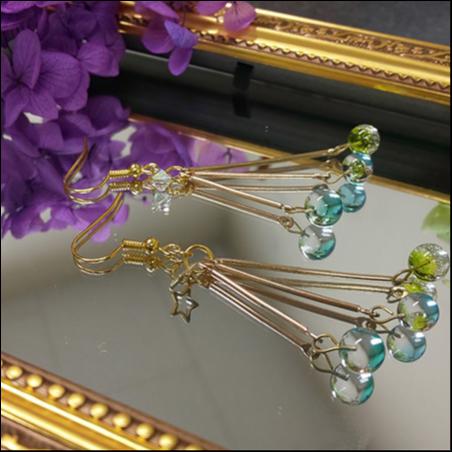 3連ピアス