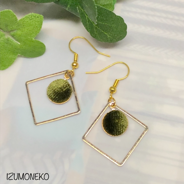 スクエアグリーンピアス