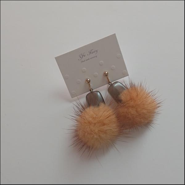 german acrylic fur earring