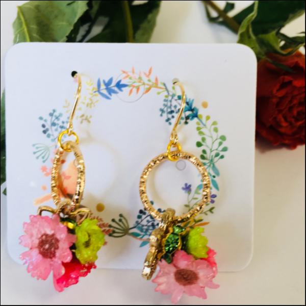 ロンデルフラワーのピアス 花畑