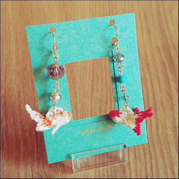 金魚のピアス(橙×朱)