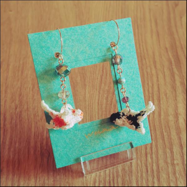 金魚のイヤリング(橙×黒)