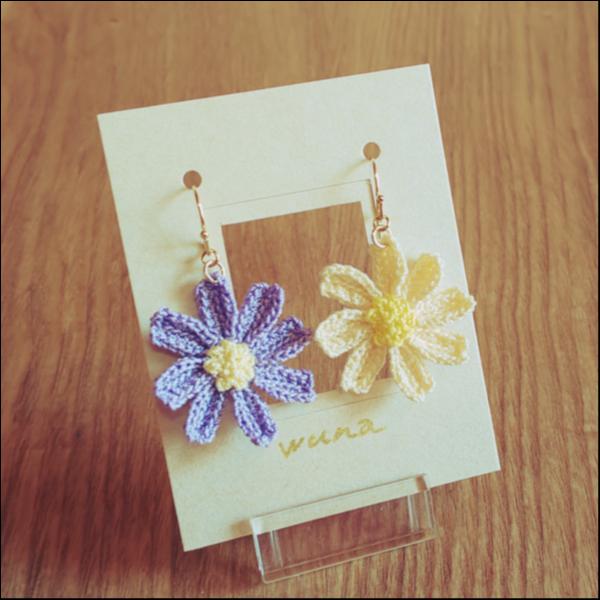 秋桜のピアス(青紫×薄黄)