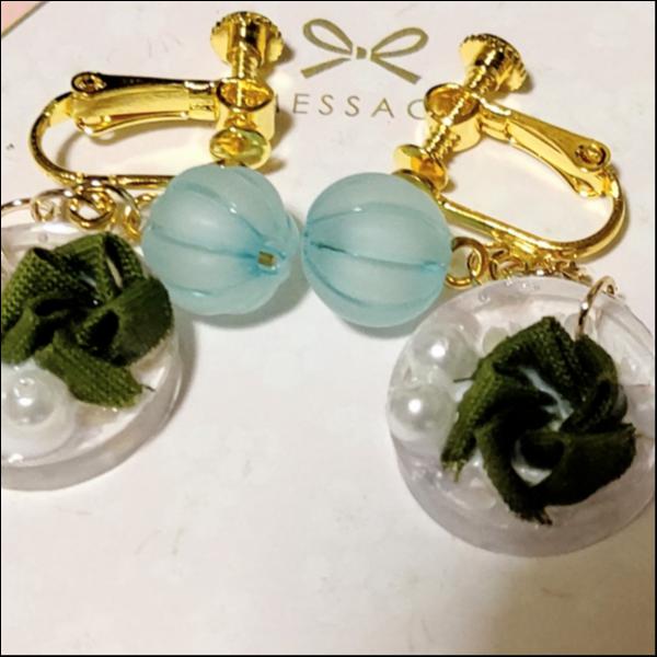 つまみ細工のイヤリング(緑)